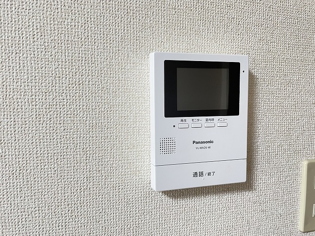 セキュリティ　急な訪問者をモニターで確認出来る　TVドアホン付