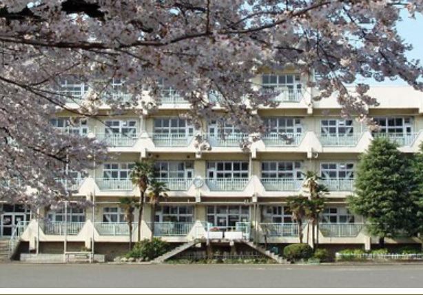 中学校　大田区立大森第二中学校（中学校）まで1025m