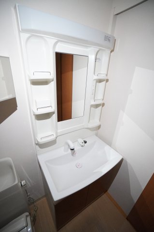 洗面設備　※同物件・同タイプの写真です。
