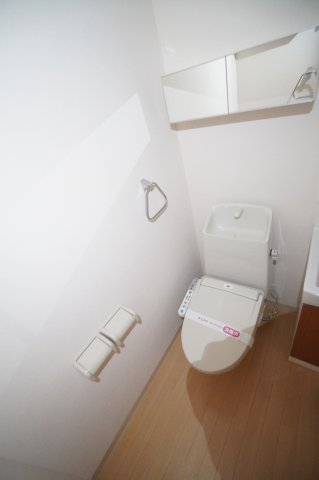 トイレ　※同物件・同タイプの写真です。