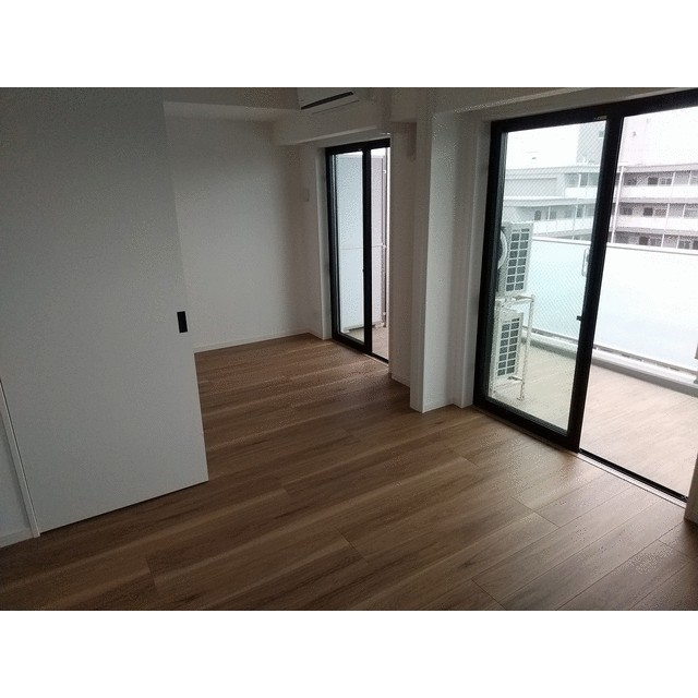 居室・リビング　写真は同じ間取りの別室です。現況有姿となりますので、予めご了