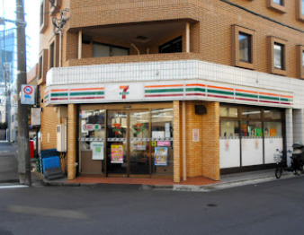 コンビニ　セブンイレブン 渋谷千駄ケ谷3丁目店（コンビニ）まで567m