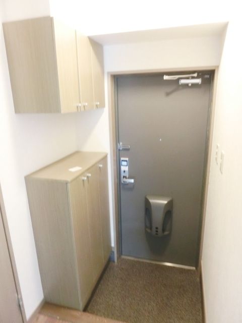 玄関　シューズボックス付きです。