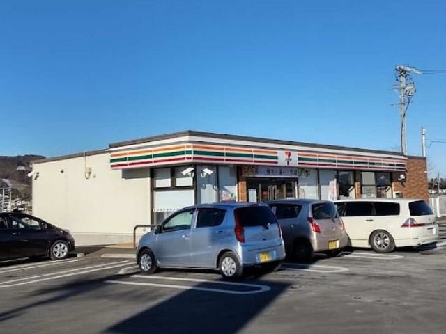 コンビニ　セブンイレブン佐久大沢店（コンビニ）まで550m