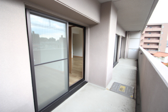 バルコニー　※別号室の写真です