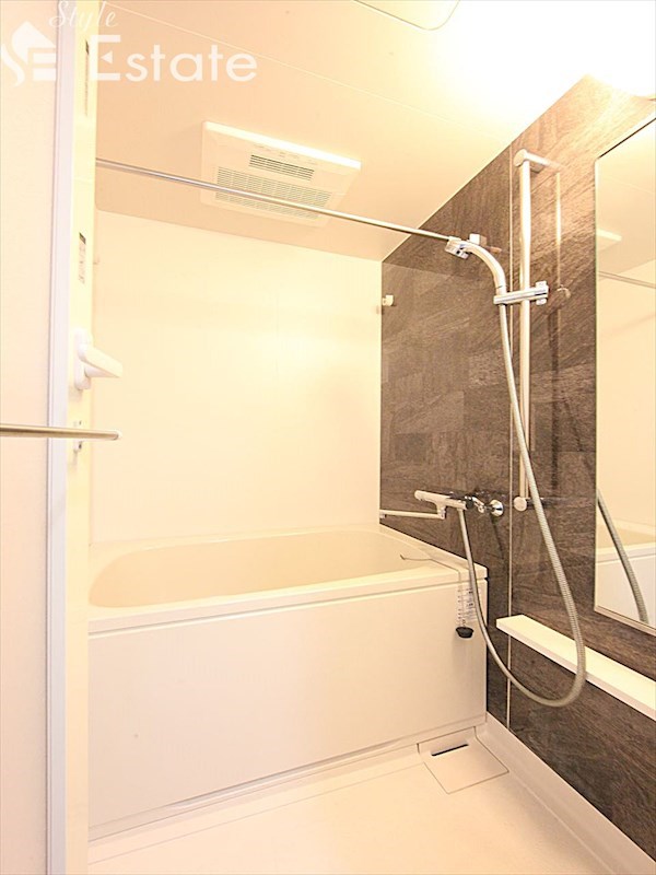 バス・シャワールーム　バスルーム