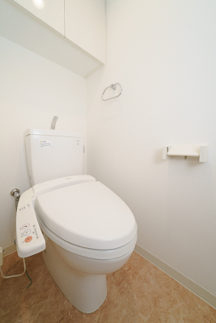 トイレ　※写真は同タイプ住戸です。