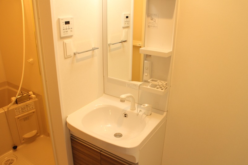 洗面設備　脱衣スペースもあります