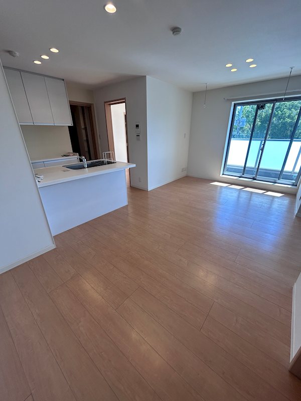 居室・リビング　明るい広々リビング♪