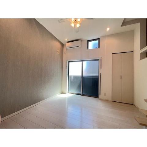 居室・リビング　室内