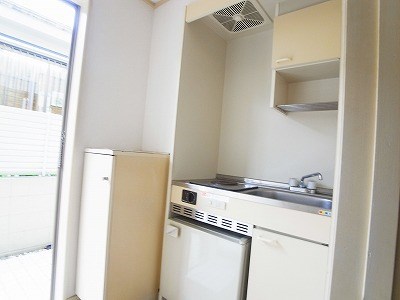 キッチン　同一物件参考写真