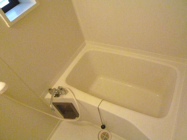 バス・シャワールーム　★窓付きお風呂★