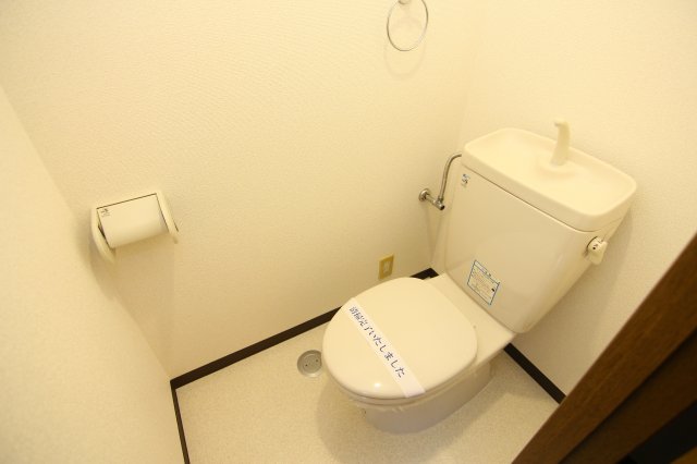 トイレ　別部屋の参考写真です。