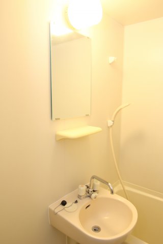洗面設備　別部屋の参考写真です。