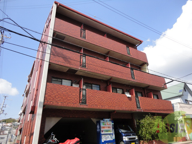 建物外観　お洒落なレンガ調