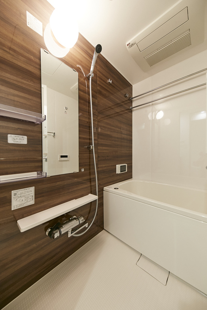バス・シャワールーム　※写真は同タイプ住戸です。