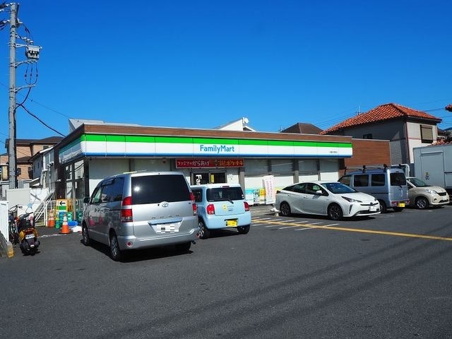 コンビニ　ファミリーマート八潮鶴ヶ曽根店（コンビニ）まで600m