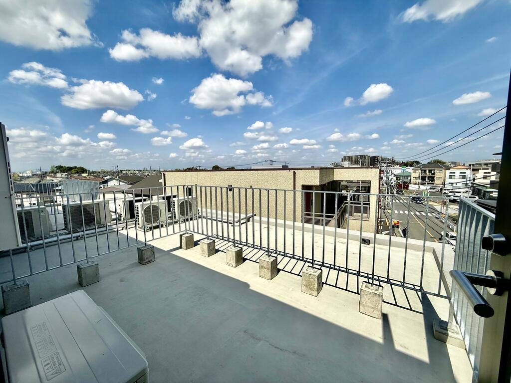 バルコニー　眺望良好。ルーフバルコニー、ウォークインクローゼット…等あり