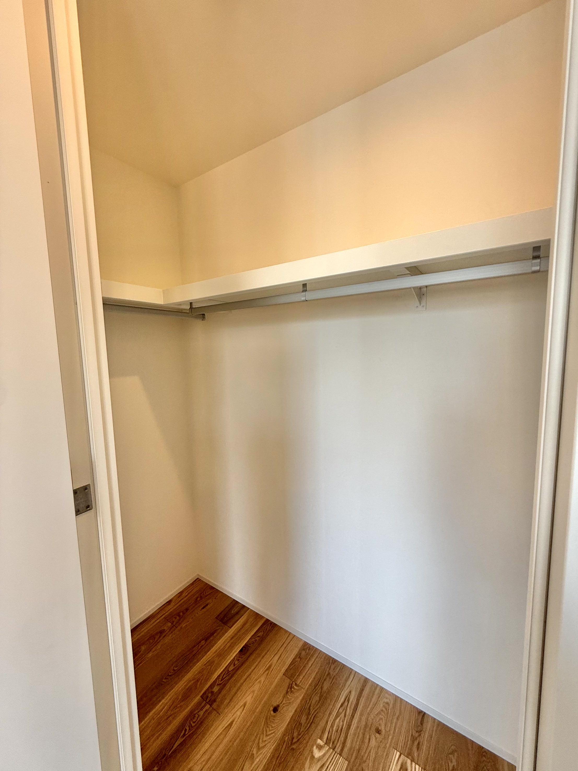 キッチン　ウォークインクローゼット収納。～スライドドアで部屋を仕切れる