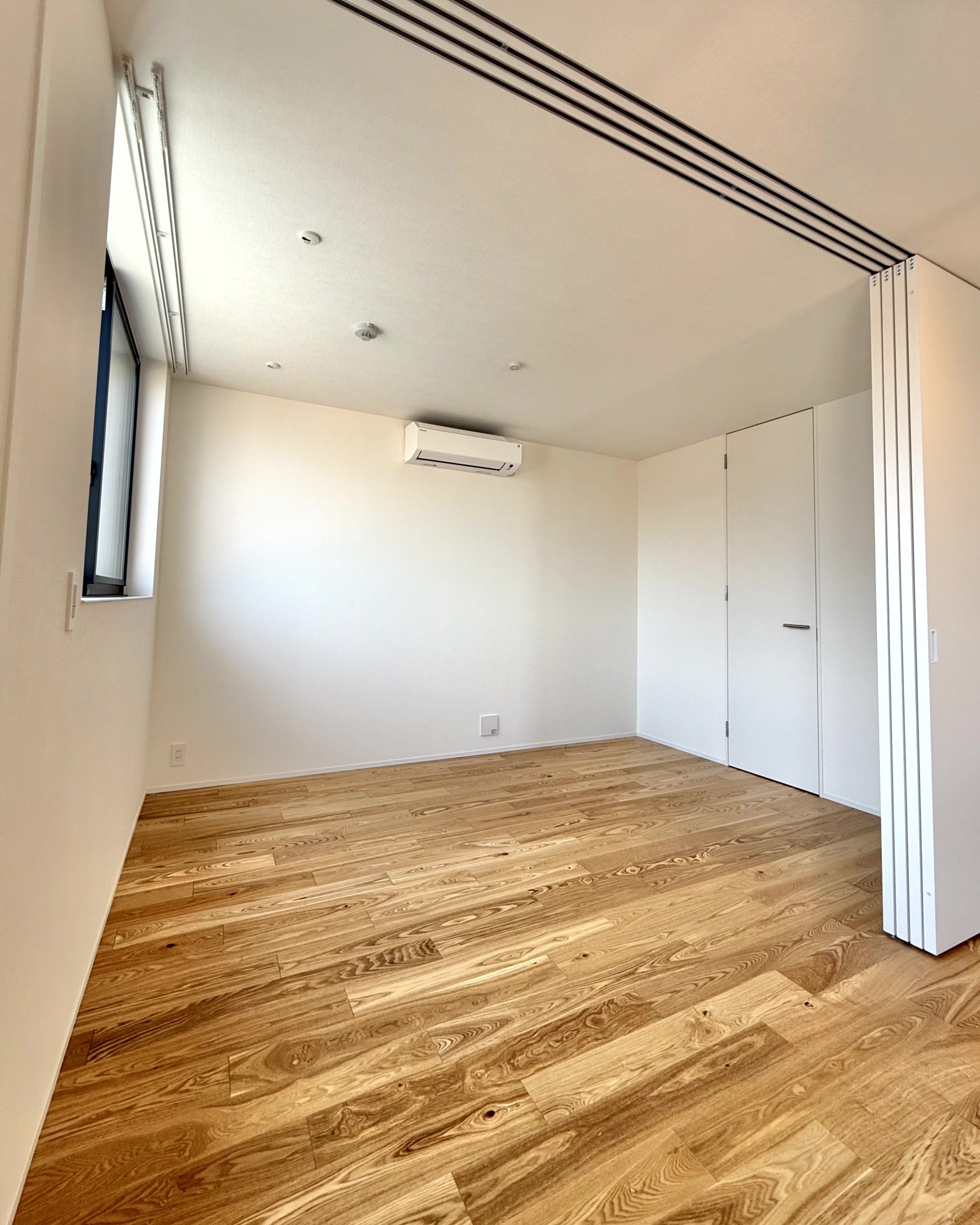 居室・リビング　スライドドアで部屋を仕切る開放するも自在~住みやすい空間設計