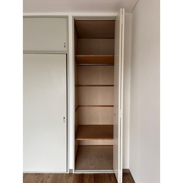 収納　※同タイプ・別部屋の写真になります