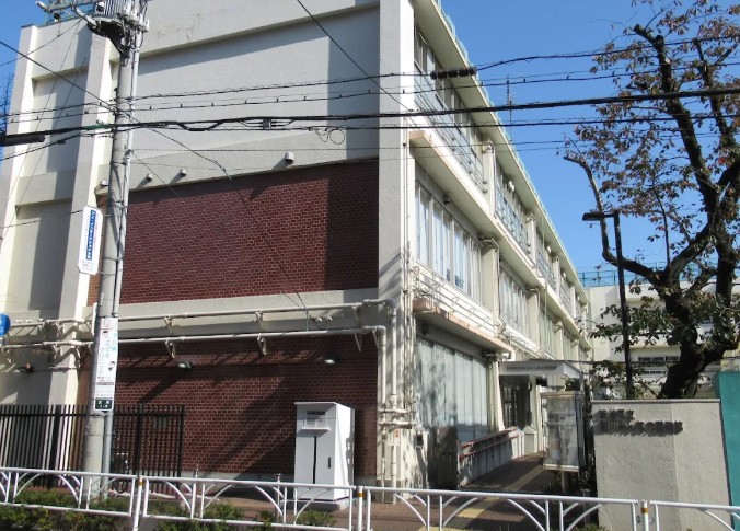 図書館　渋谷区立臨川みんなの図書館（図書館）まで1514m