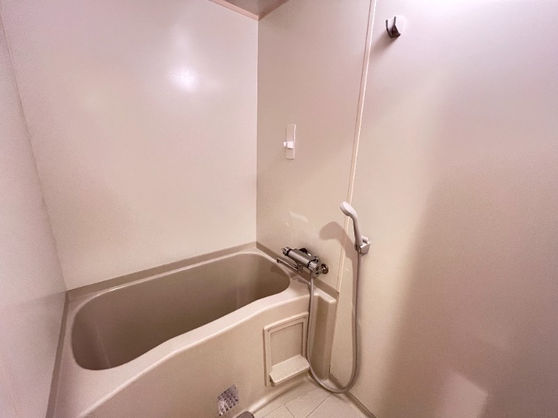 バス・シャワールーム　別号室イメージ