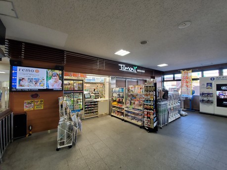 コンビニ　ＴＯＭＯＮＹ（コンビニ）まで1019m