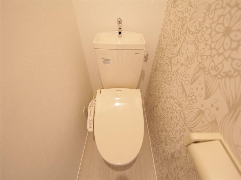 トイレ　温水洗浄暖房便座付トイレ
