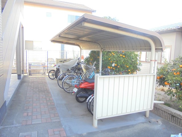その他共有部分　屋根付き駐輪場