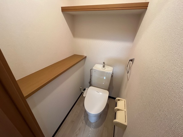 トイレ　温水洗浄暖房便座