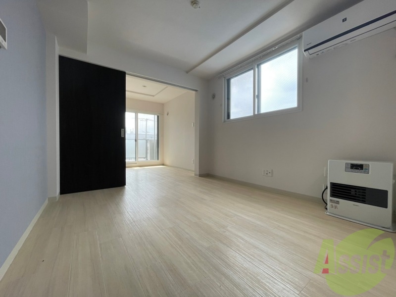 居室・リビング　明るいお部屋は気持ちよく過ごせそうですね。