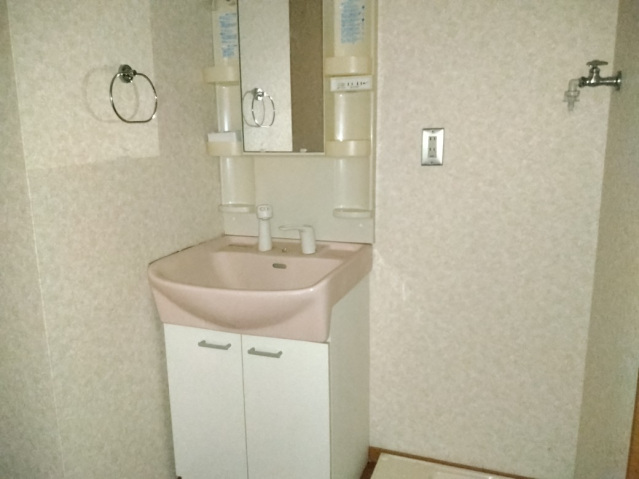 洗面設備　シャンプードレッサー・洗濯機置き場