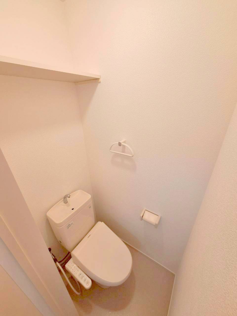 トイレ　★温水洗浄便座／同物件別号室写真★