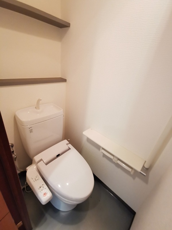 トイレ　別部屋参考写真