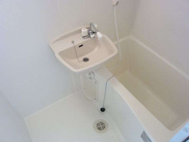 バス・シャワールーム　♪サッパリ爽快バスタイム！♪