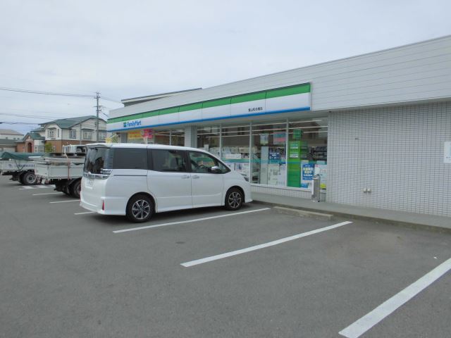 コンビニ　ファミリーマート（コンビニ）まで480m