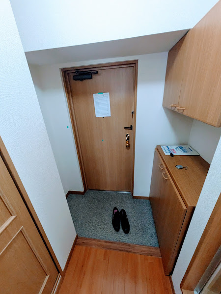 玄関　同タイプ別部屋の写真です。