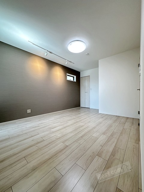 居室・リビング　間接照明付きで空間を演出♪