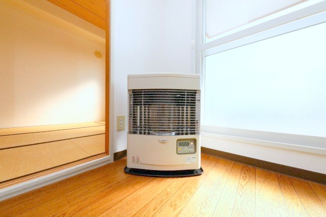 その他設備　経済的で暖かい灯油ストーブ付きです♪