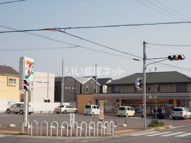コンビニ　セブンイレブン 神戸丸塚1丁目店（コンビニ）まで1033m