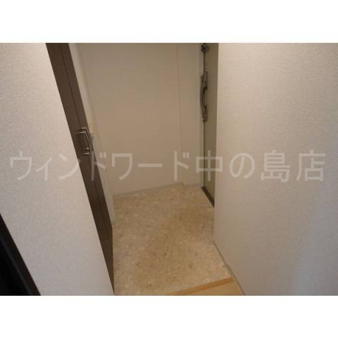 玄関　詳細は、ウィンドワード中の島までご相談下さい。