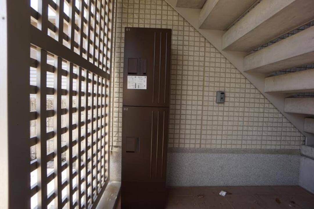 エントランス　宅配ボックス