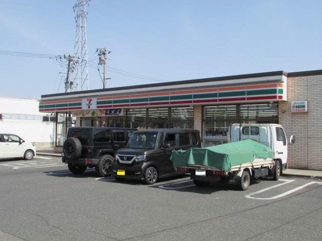 コンビニ　セブンイレブン新潟亀田四ツ興野店（コンビニ）まで493m