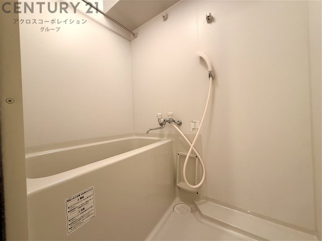 バス・シャワールーム　浴室乾燥機付きで便利です！