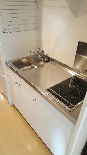 キッチン　ＩＨコンロ1口、電気コンロ1口