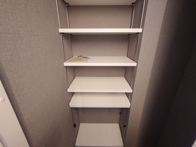 収納　同物件別号室の写真です。