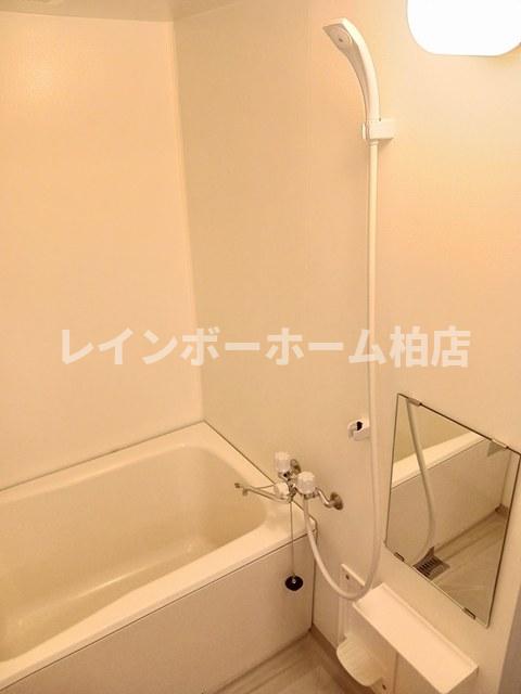 バス・シャワールーム　日々の疲れを癒すお風呂付です