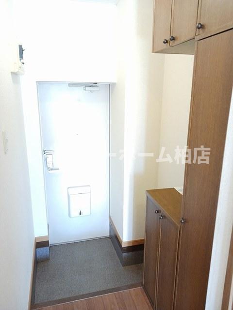 玄関　収納もある玄関です