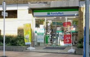コンビニ　ファミリーマート柏駅東口店（コンビニ）まで115m
